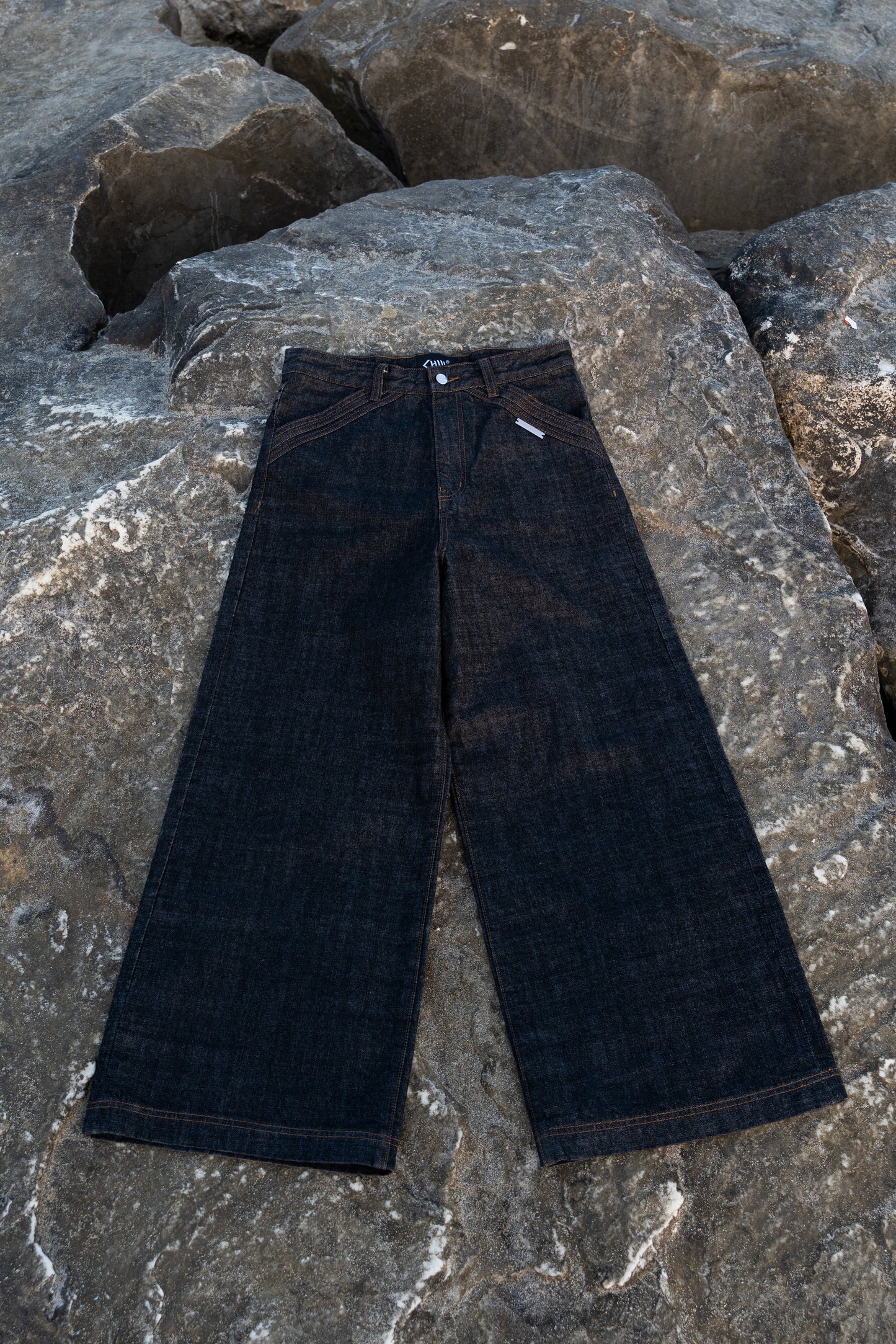 CHILL "South" Raw Denim Wide Leg